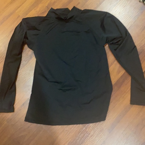 Black mock neck rash guard SZ medium - Picture 5 of 5